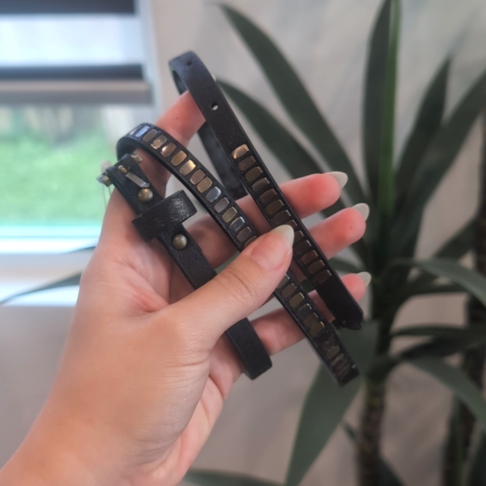 NWT Studded skinny belt